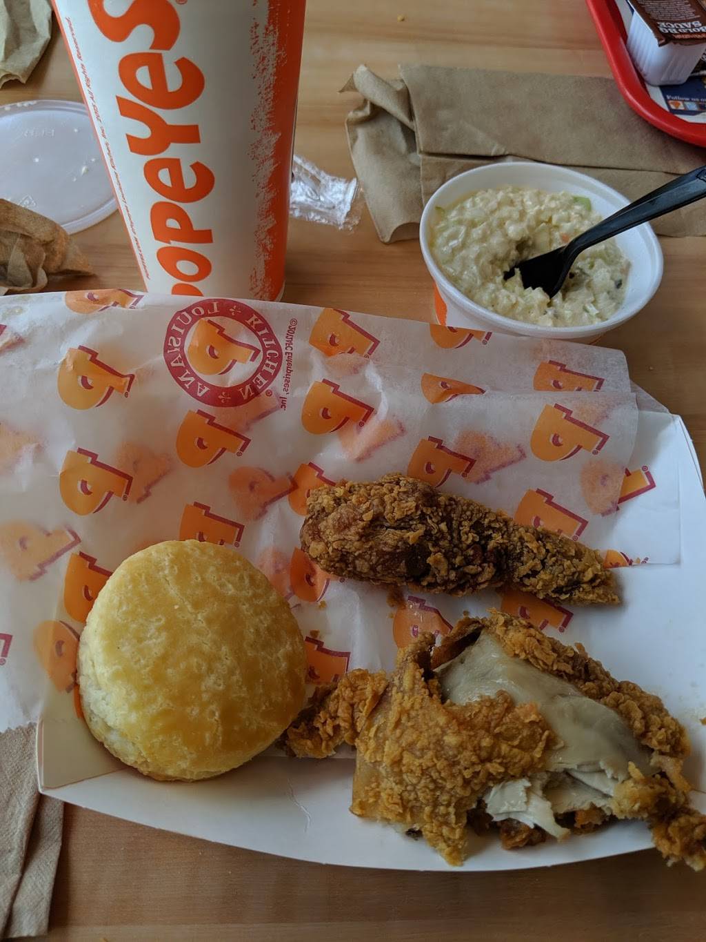 Popeyes Louisiana Kitchen | restaurant | 1216 Elmwood Park Blvd, Harahan, LA 70123, USA | 5047343100 OR +1 504-734-3100