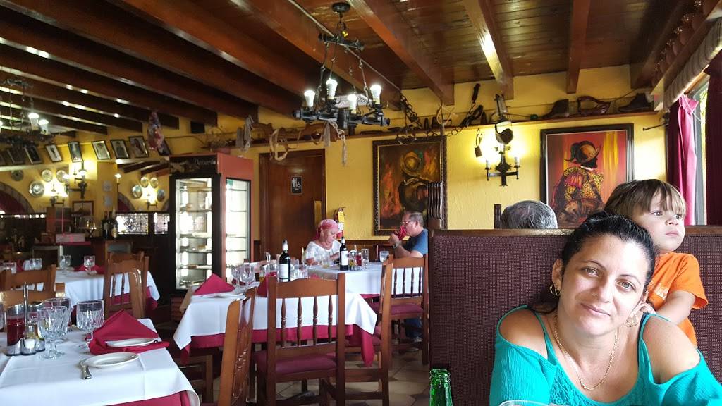 Casa Paco | restaurant | 8868 SW 40th St, Miami, FL 33165, USA | 3055547633 OR +1 305-554-7633