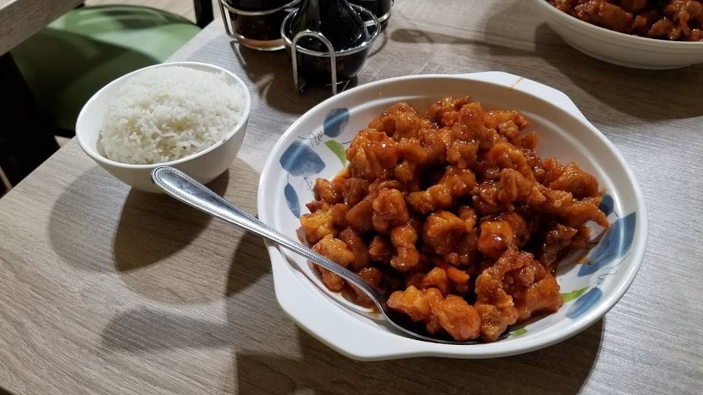 Mom Wong Kitchen | restaurant | 45 Rincon Dr, Camarillo, CA 93012, USA | 8053848658 OR +1 805-384-8658