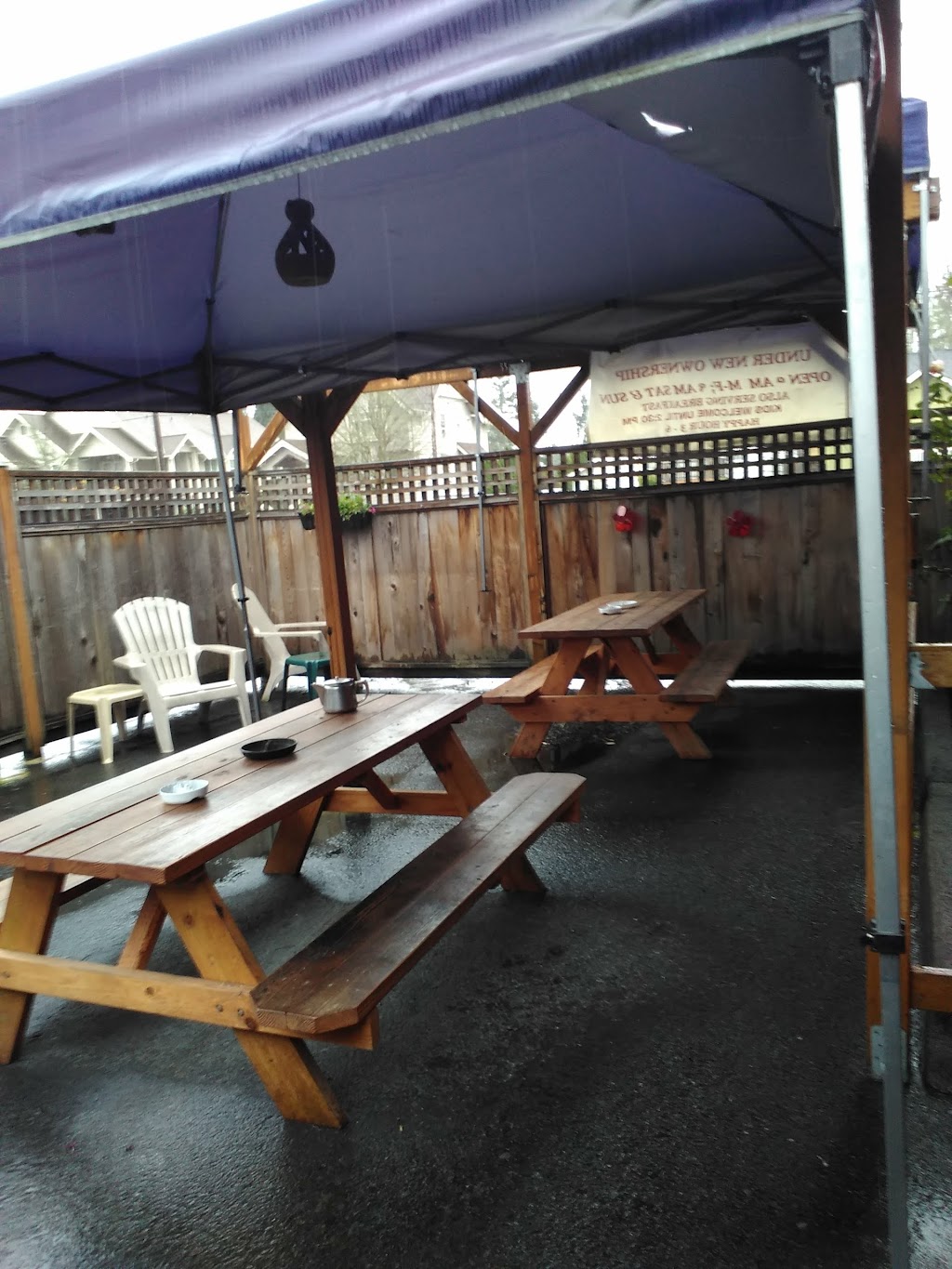 State Street Pub & Grill | restaurant | 2407 State St, Salem, OR 97301, USA | 5033397089 OR +1 503-339-7089