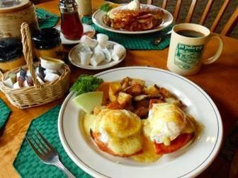 Rainbow Grille & Tavern | restaurant | 609 Beach Rd, Pittsburg, NH 03592, USA | 6035389556 OR +1 603-538-9556