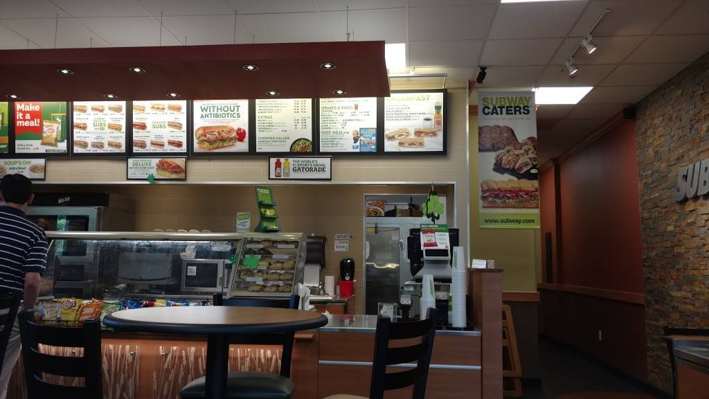Subway | restaurant | 12331 Towne Lake Dr, Fort Myers, FL 33913, USA | 2392196799 OR +1 239-219-6799