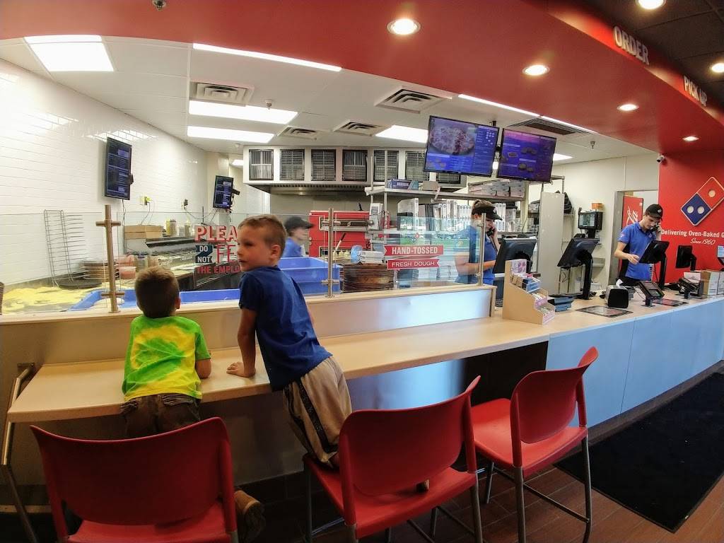 Dominos Pizza | meal delivery | 17823 Kenwood Trail, Lakeville, MN 55044, USA | 9528921212 OR +1 952-892-1212