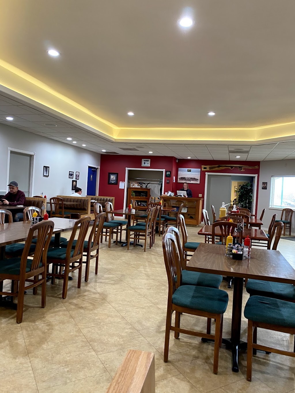 The Post Bar & Grill | restaurant | 884 Rose Ave, Burlington, CO 80807, USA | 7193467337 OR +1 719-346-7337