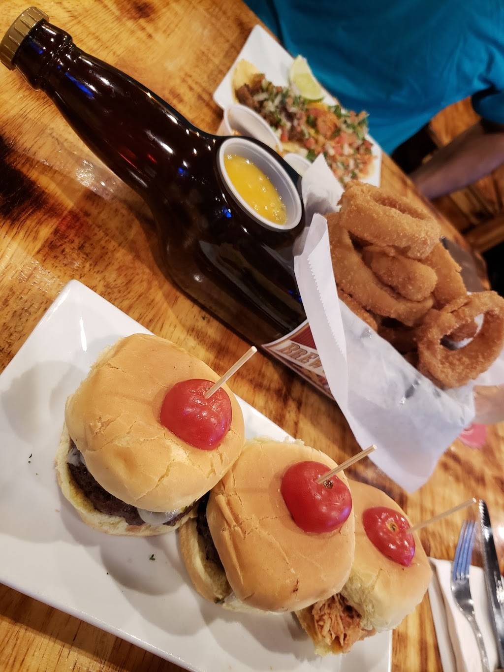 Yonkers Whiskey House | restaurant | 2211 Central Park Ave, Yonkers, NY 10710, USA | 9143465300 OR +1 914-346-5300