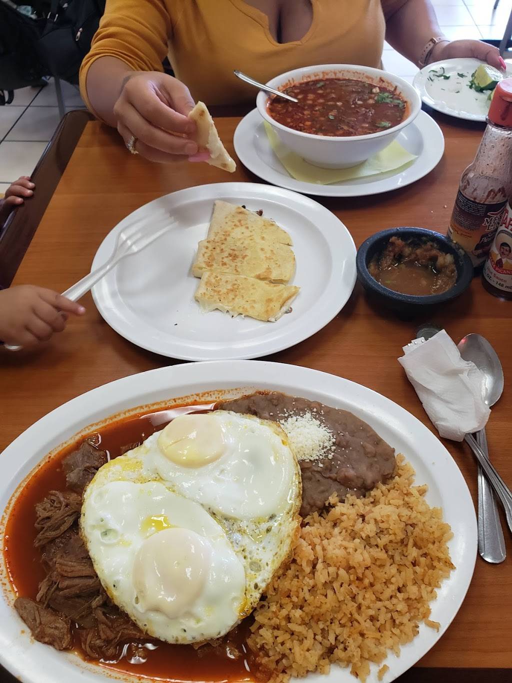 Las Comadres 2 | restaurant | 1820 N Long Beach Blvd, Compton, CA 90221, USA | 3109338688 OR +1 310-933-8688
