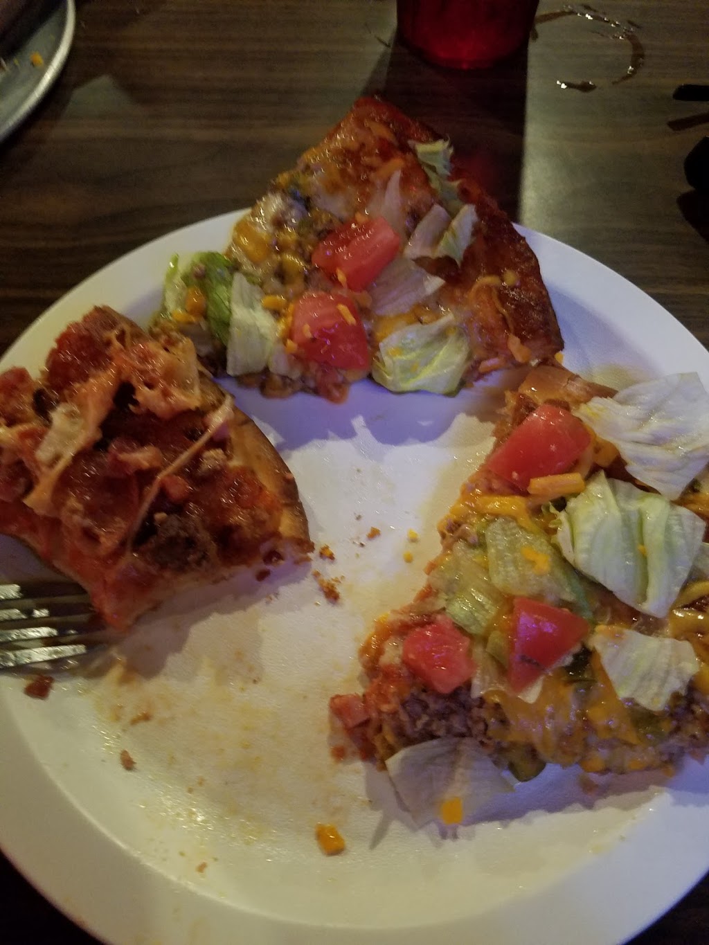 Charlies Pizza House | restaurant | 804 Summit St, Yankton, SD 57078, USA | 6056652212 OR +1 605-665-2212