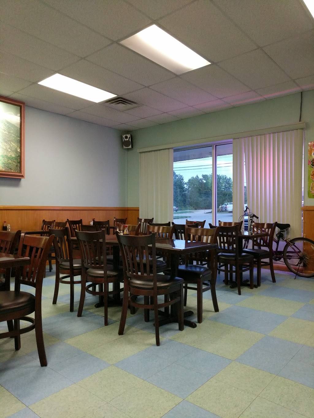 Happy House | restaurant | 201 E Main St, Lexington, OH 44904, USA | 4198843354 OR +1 419-884-3354