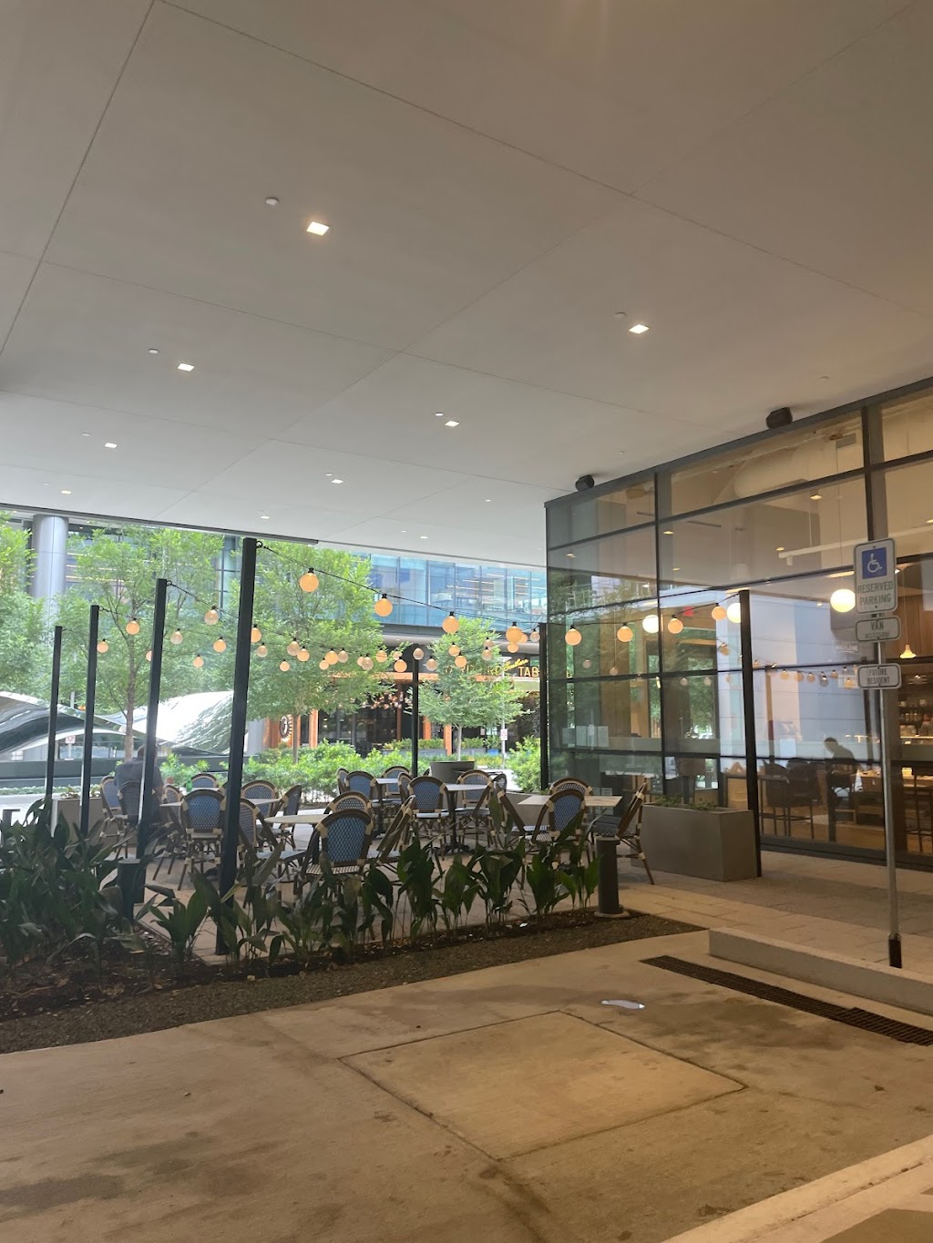 la Madeleine | restaurant | 2100 Olive St Suite 150 Ste 150, Dallas, TX 75201, USA | 9729132280 OR +1 972-913-2280