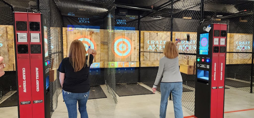 Crazy Axes | restaurant | 202 Patriot Pl, Foxborough, MA 02035, USA | 5086418677 OR +1 508-641-8677