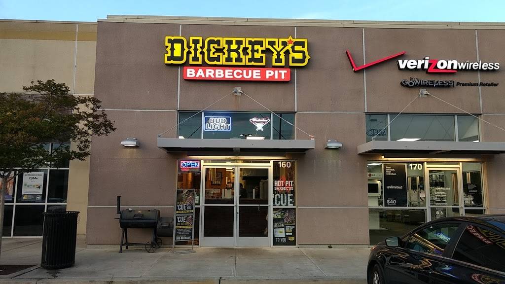Dickeys Barbecue Pit | restaurant | 1049 Cochrane Rd, Morgan Hill, CA 95037, USA | 6698883161 OR +1 669-888-3161