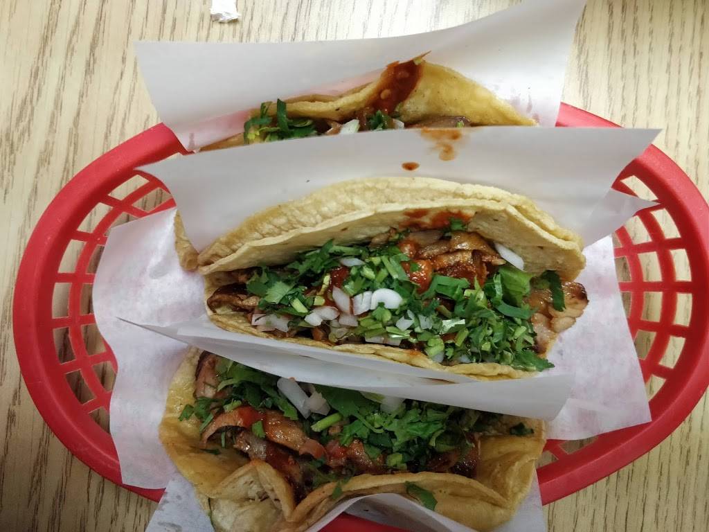 Taquería 4 Hermanos | restaurant | 2820 W 55th St, Chicago, IL 60632, USA | 8722075690 OR +1 872-207-5690