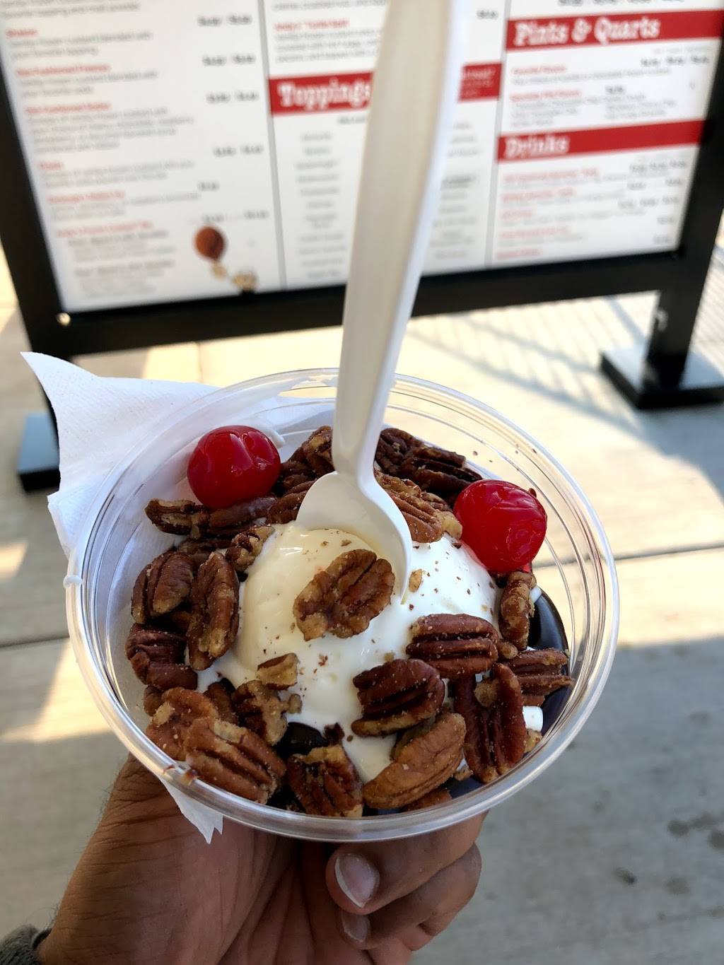 Andys Frozen Custard | restaurant | 450 E Ogden Ave, Naperville, IL 60563, USA | 3312132600 OR +1 331-213-2600