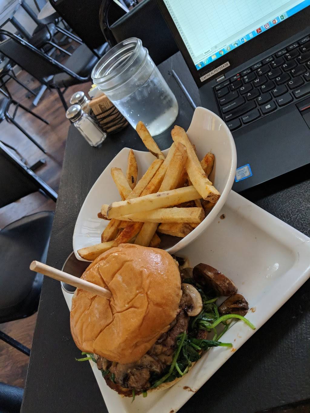 Benaddiction | restaurant | 3015 W Bullard Ave, Fresno, CA 93711, USA | 5593746082 OR +1 559-374-6082