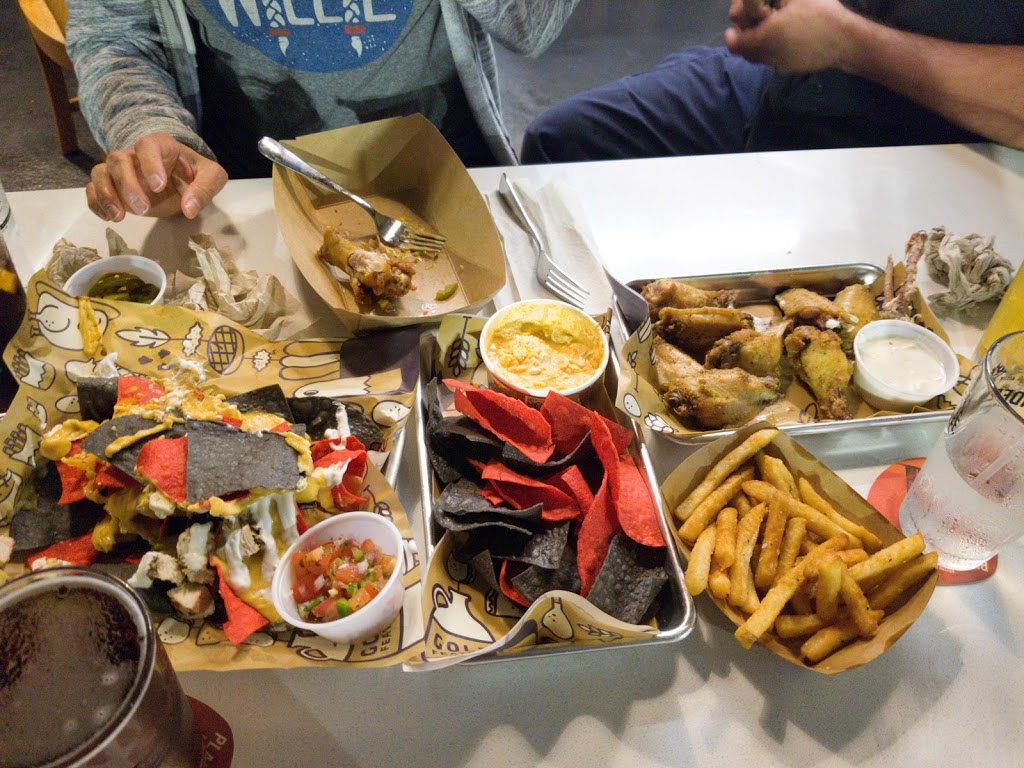 Gold Feather | restaurant | 834 Northwest Loop 410 Suite 106, San Antonio, TX 78216, USA | 2103422473 OR +1 210-342-2473