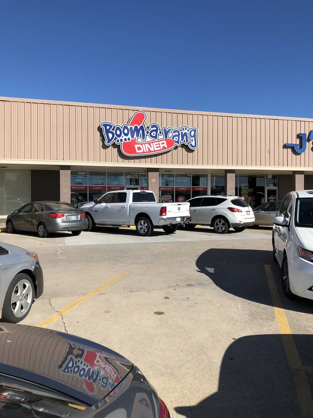 Boomarang Diner | restaurant | 7525 SE 15th St, Midwest City, OK 73110, USA | 4054556772 OR +1 405-455-6772
