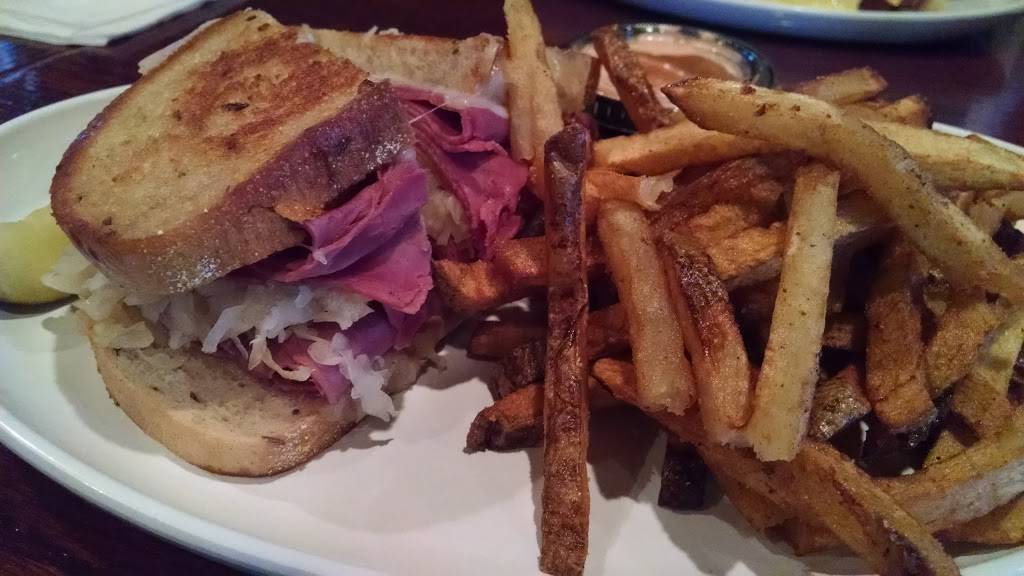 Paninis Grill of Willoughby | restaurant | 5617, 37333 Euclid Ave, Willoughby, OH 44094, USA | 4409519852 OR +1 440-951-9852