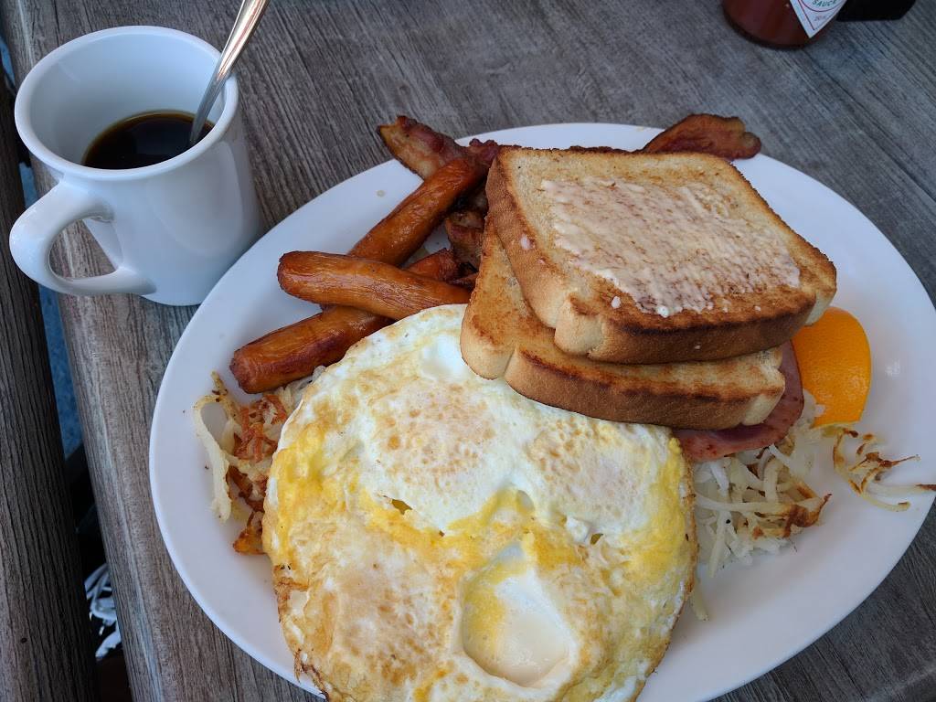 Captain Robins Family Restaurant | restaurant | 111 Lakeshore Rd W, Mississauga, ON L5H 2E3, Canada | 9052749111 OR +1 905-274-9111