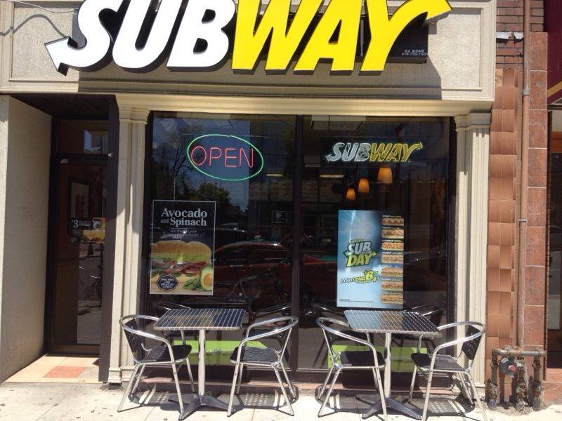 Subway | restaurant | 2430 Bloor St W, Toronto, ON M6S 1P9, Canada | 4167697827 OR +1 416-769-7827