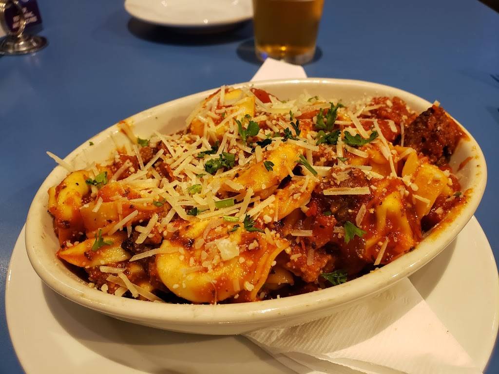 Reginellis Pizzeria | restaurant | 930 Poydras St, New Orleans, LA 70112, USA | 5045860068 OR +1 504-586-0068