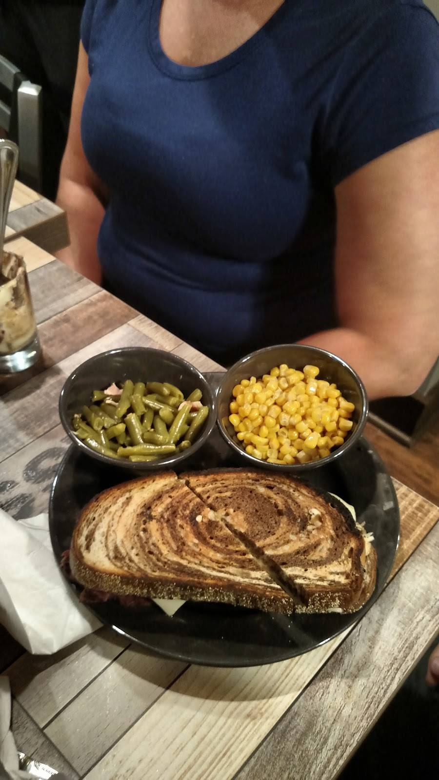 Boondocks Sports Bar & Grill | restaurant | 4201 us Old US hwy 221 s, Marion, NC 28752, USA | 8287568300 OR +1 828-756-8300