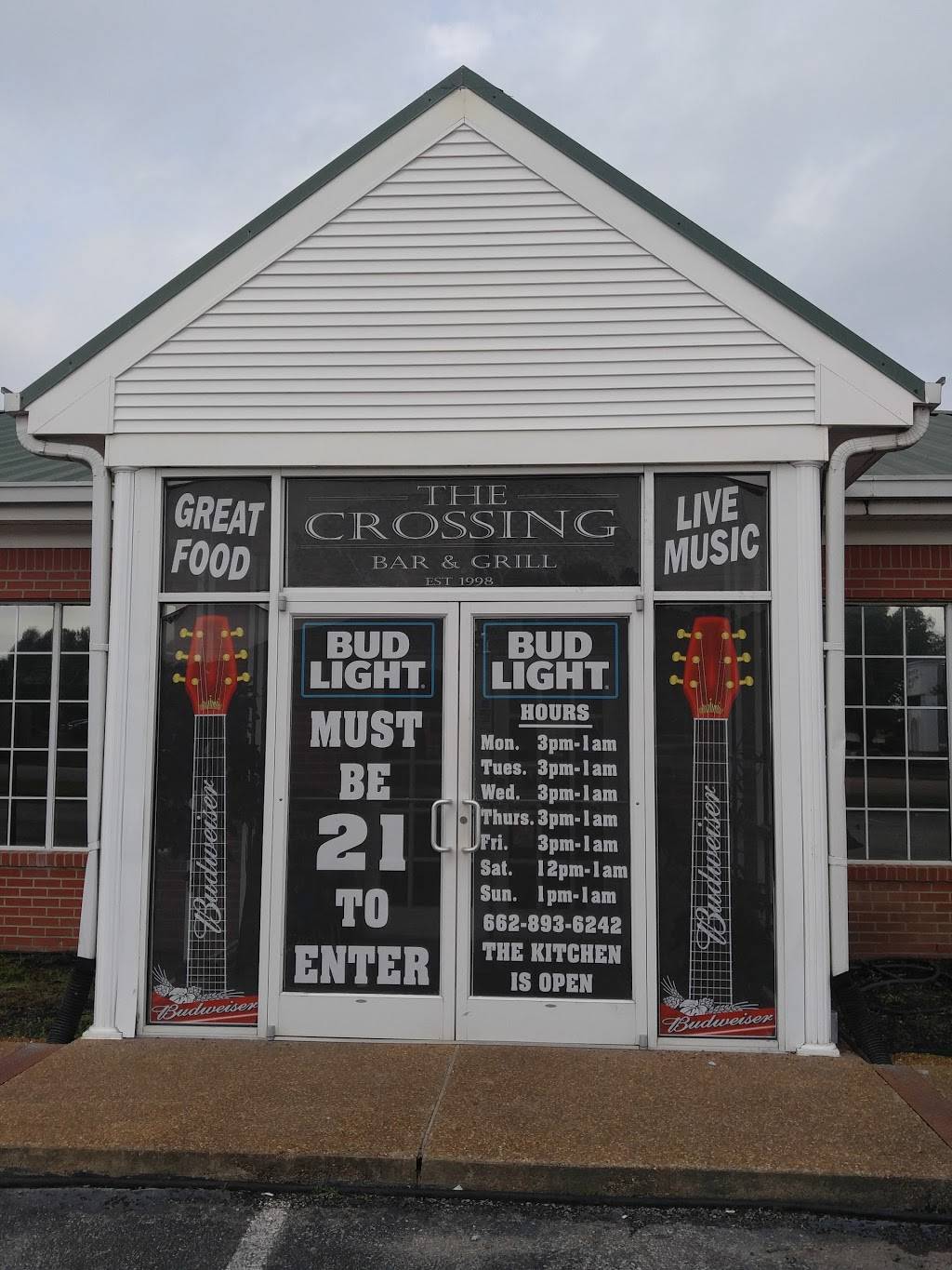 The Crossing Bar & Grill | night club | 7281 Hacks Cross Rd #4213, Olive Branch, MS 38654, USA | 6628936242 OR +1 662-893-6242