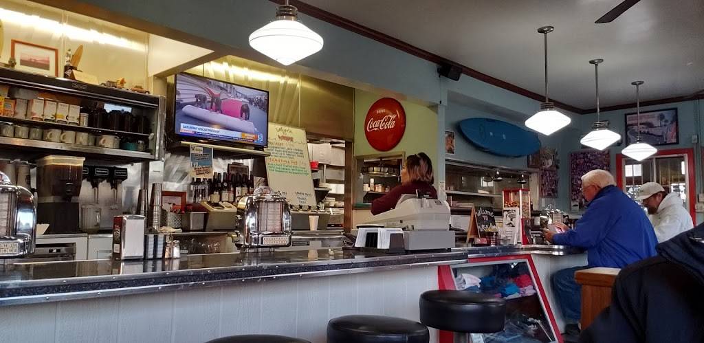 Woodys Diner | restaurant | 16371 Pacific Coast Hwy, Sunset Beach, CA 90742, USA | 5625922134 OR +1 562-592-2134
