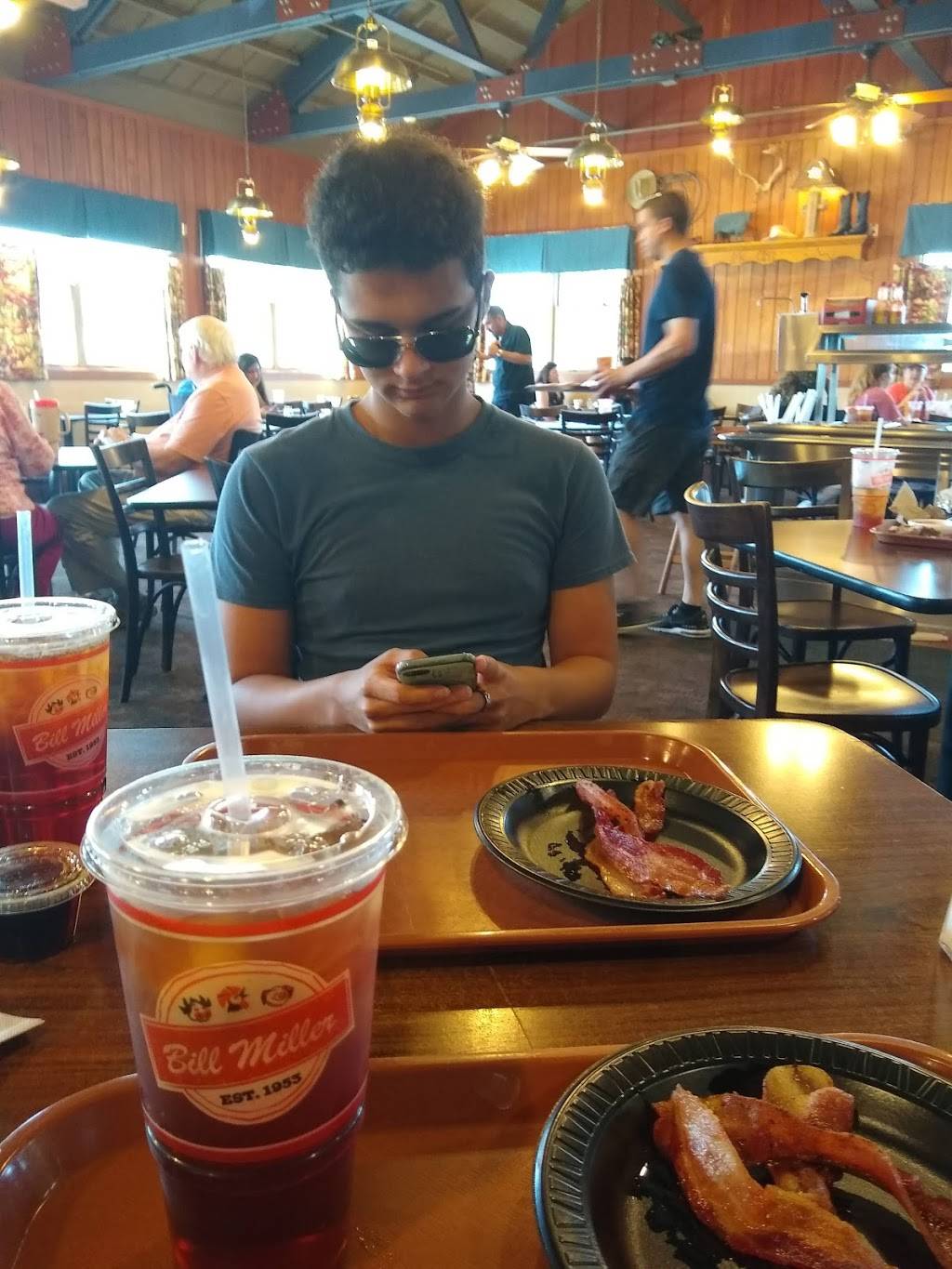 Bill Miller Bar-B-Q | restaurant | 4406 N Loop 1604 E, San Antonio, TX 78247, USA | 2106379025 OR +1 210-637-9025