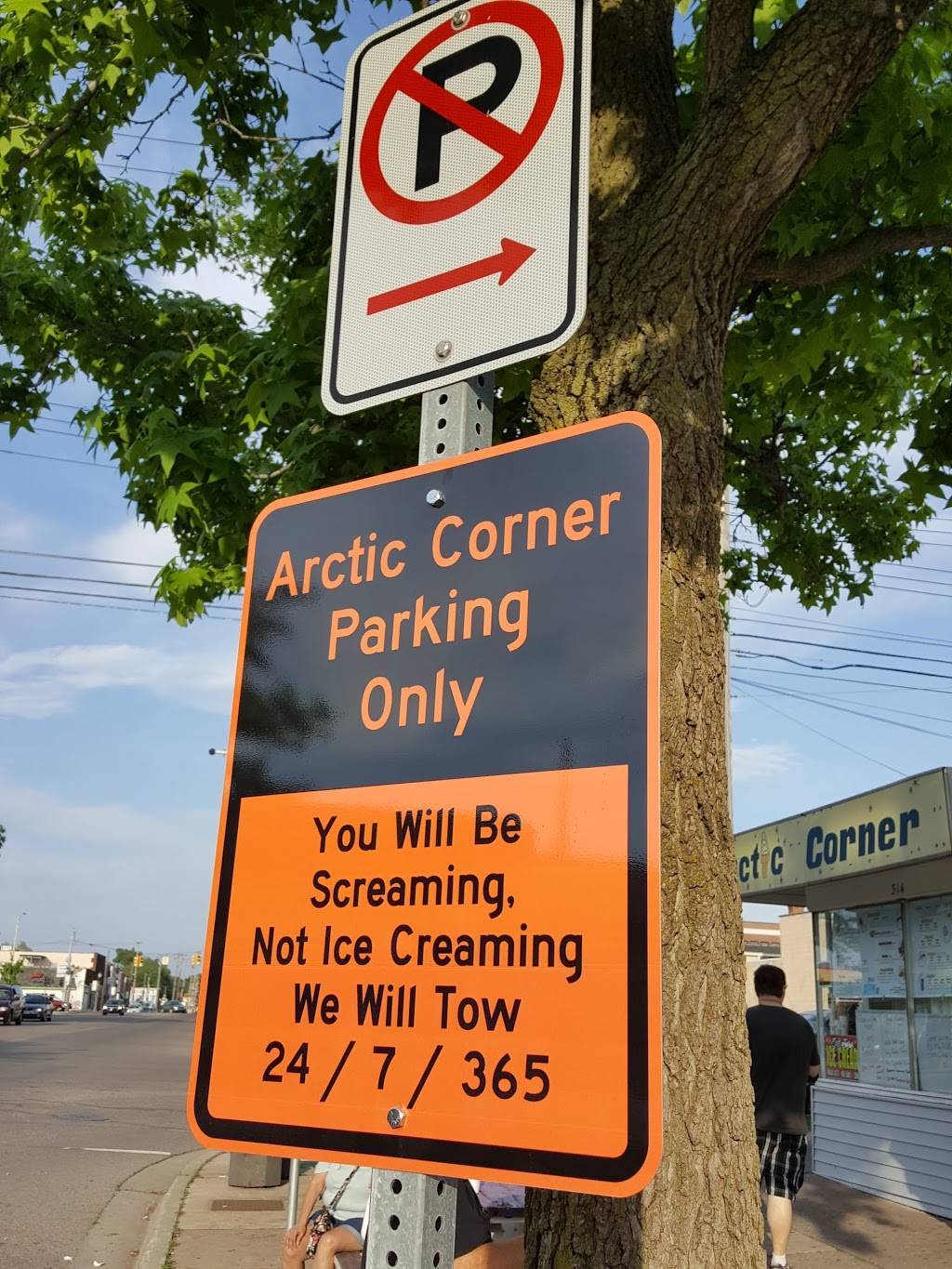 Arctic Corner | restaurant | 314 E Grand River Ave, Lansing, MI 48906, USA | 5172852578 OR +1 517-285-2578