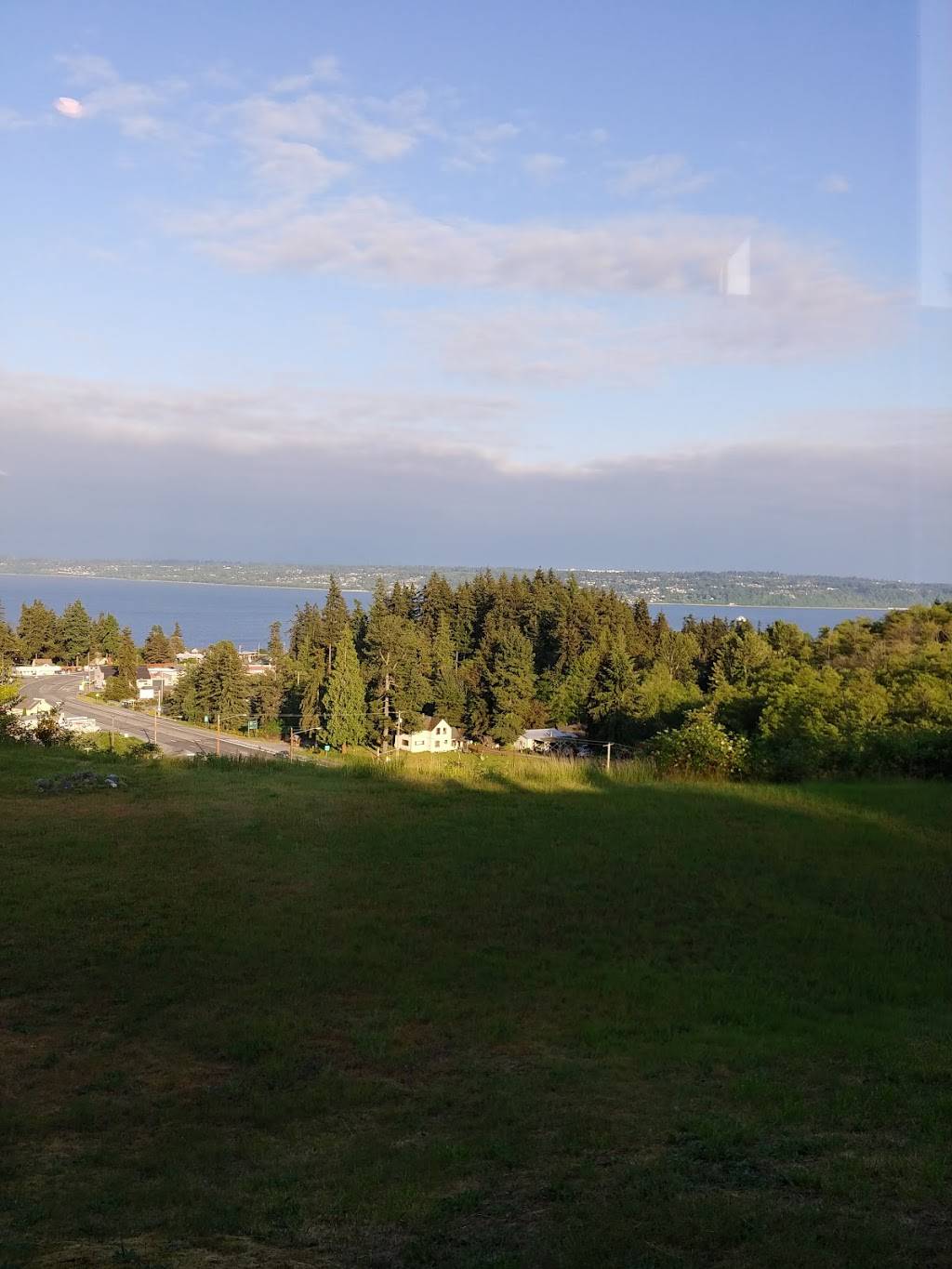 Hongkong garden | restaurant | 9324 WA-525, Clinton, WA 98236, USA | 3603412828 OR +1 360-341-2828