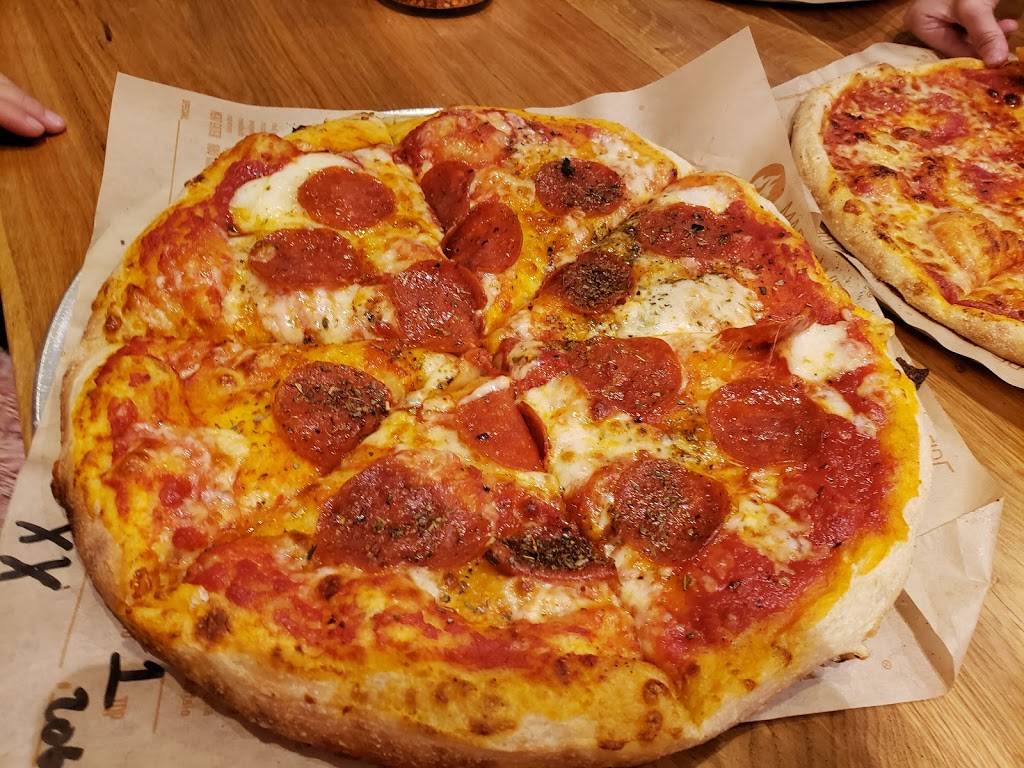 Blaze Pizza | restaurant | 187-12 Horace Harding Expy, Fresh Meadows, NY 11365, USA | 7183134488 OR +1 718-313-4488