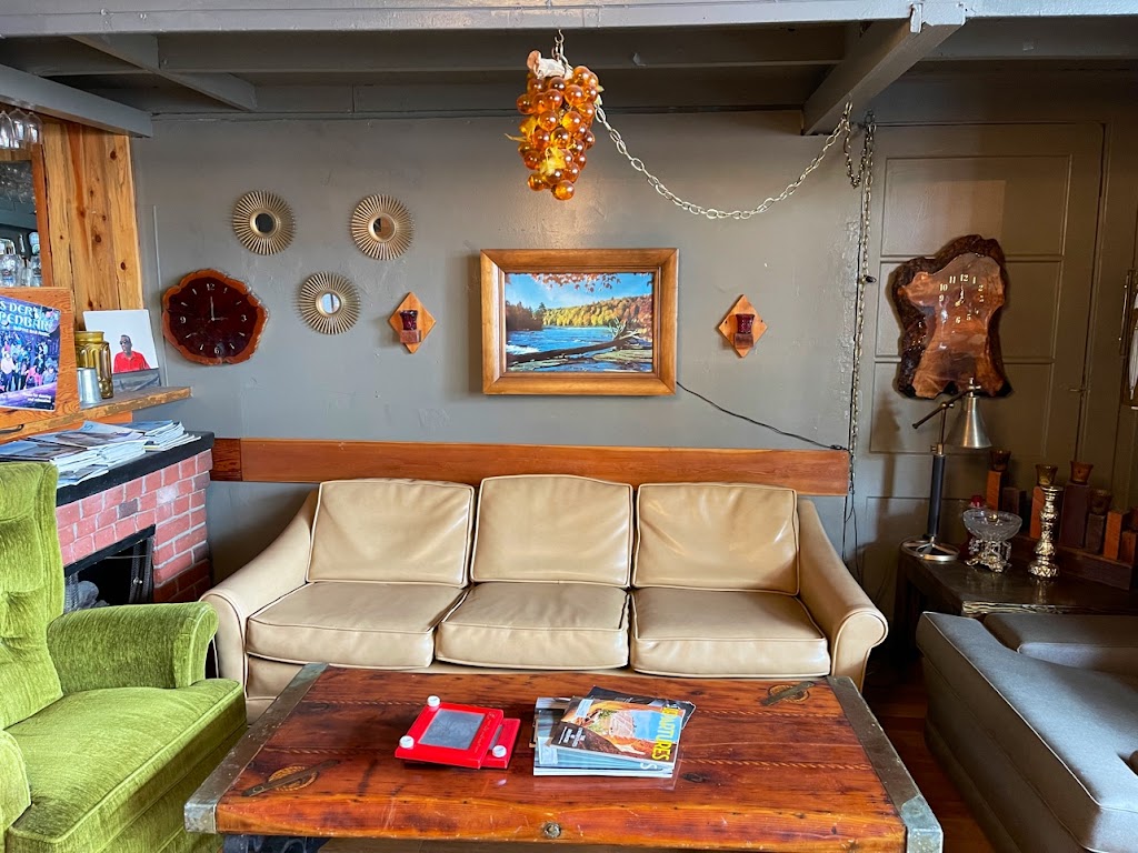 The Slide Inn | restaurant | 2348 SE Ankeny St, Portland, OR 97214, USA | 5033411381 OR +1 503-341-1381