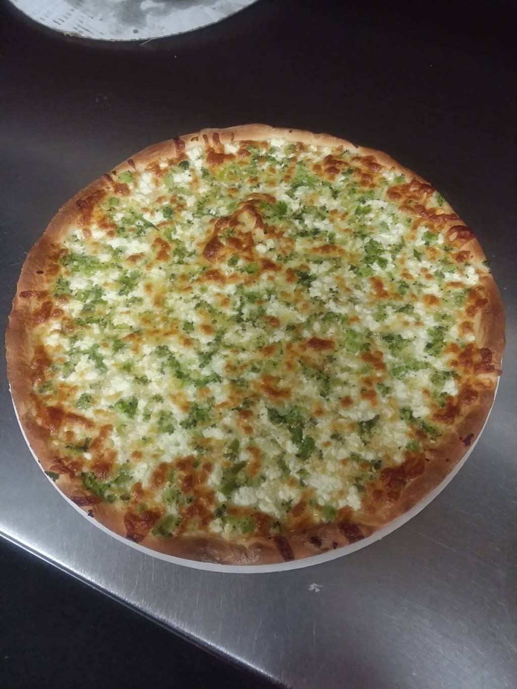 Louies Pizza House | restaurant | 126 E Main St, Waterbury, CT 06702, USA | 2037542998 OR +1 203-754-2998