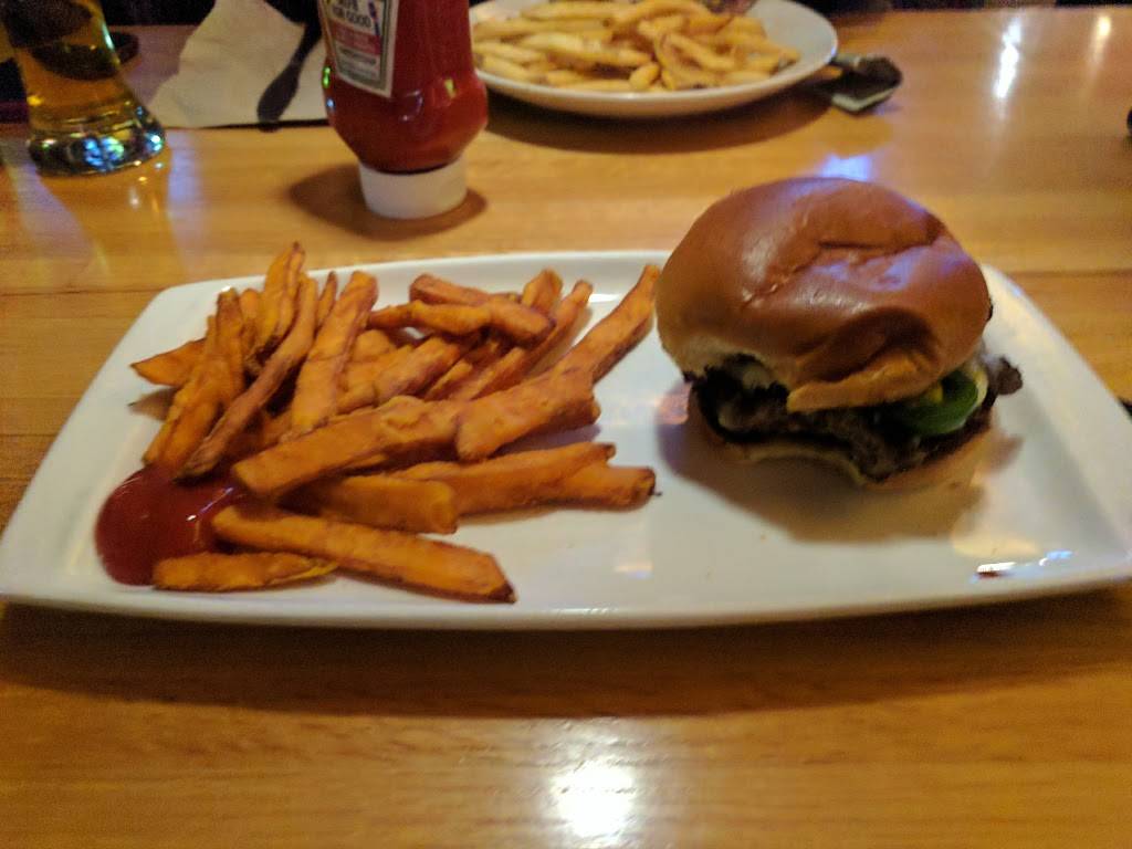 Applebees Grill + Bar | restaurant | 690 W Bridge St, Owatonna, MN 55060, USA | 5074510006 OR +1 507-451-0006