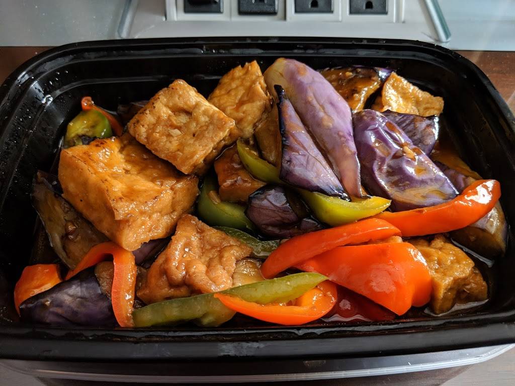 Siam Bistro | restaurant | 151 Pearl St, Boston, MA 02110, USA | 6172107953 OR +1 617-210-7953