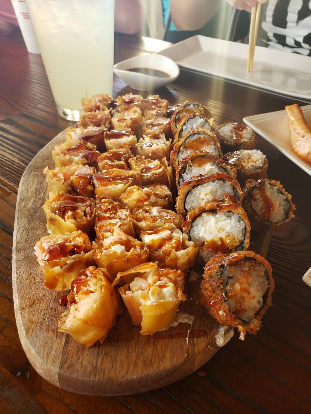 Hand Roll Sushi | restaurant | 12200 Menta St Suite 106, Orlando, FL 32837, USA | 4079308767 OR +1 407-930-8767