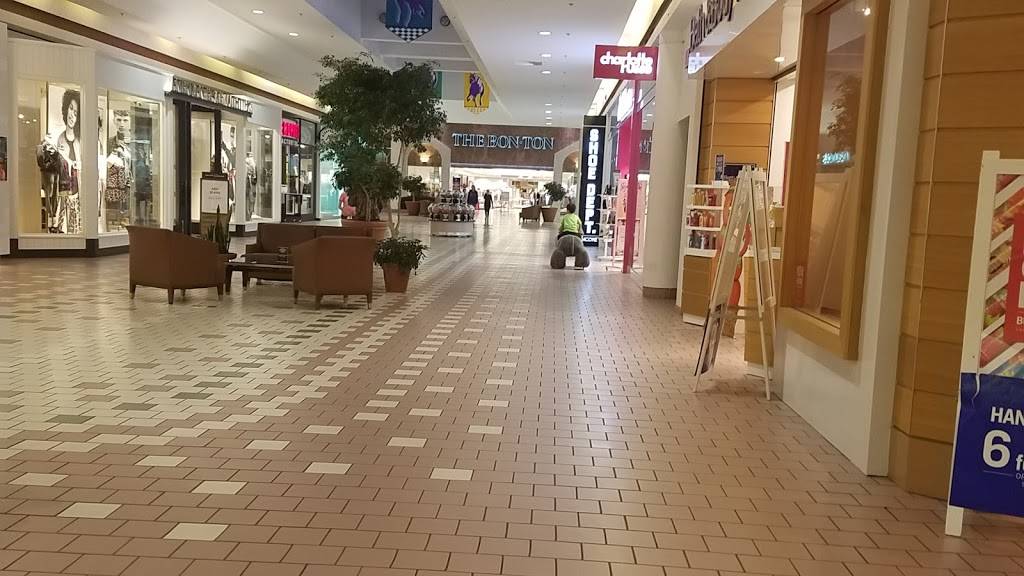 Wilton Mall | shopping mall | 3065 NY-50, Saratoga Springs, NY 12866, USA | 5185832138 OR +1 518-583-2138