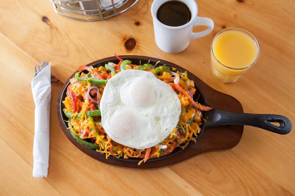 Aunt Mabels Country Kitchen & Motel | restaurant | ON-21, Port Elgin, ON N0H 2C5, Canada | 5193892122 OR +1 519-389-2122