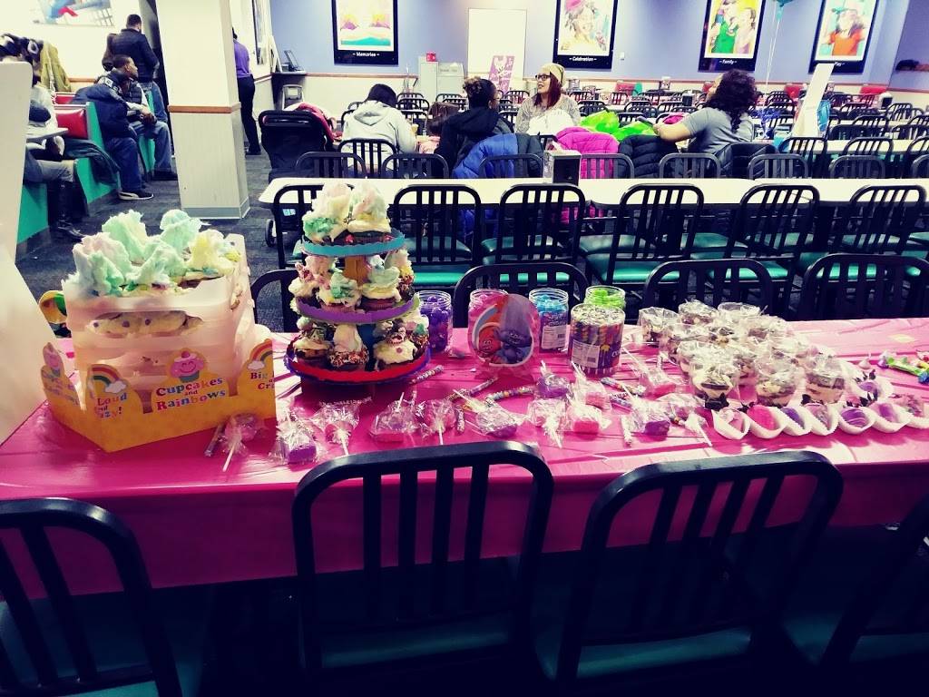 Chuck E. Cheese | restaurant | 740 John R Rd, Troy, MI 48083, USA | 2486160696 OR +1 248-616-0696