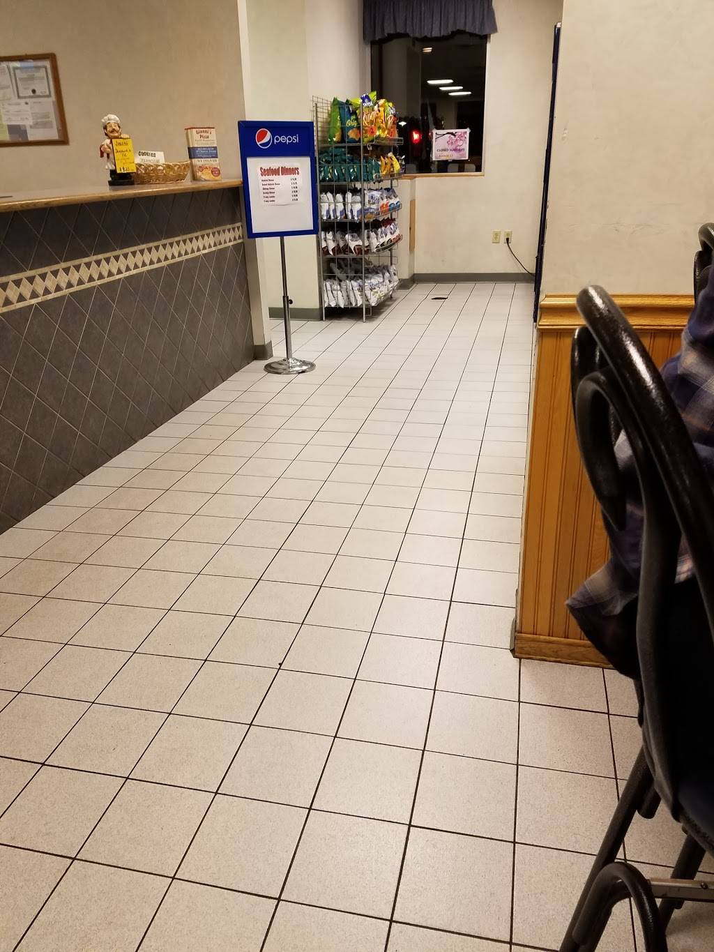 Giannis Pizza Family Restaurant | restaurant | 19 Charron Ave, Nashua, NH 03063, USA | 6038838228 OR +1 603-883-8228