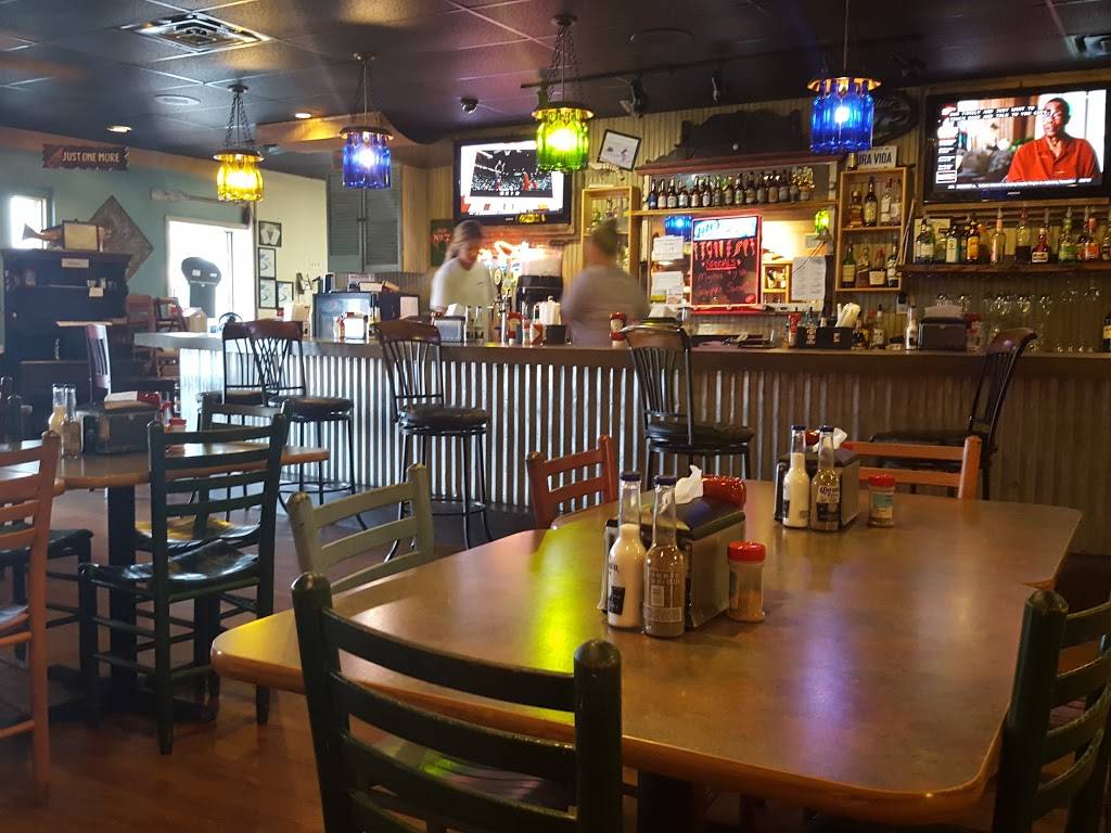 Snapperz Grill & Steam Bar | restaurant | 3710 Arendell St, Morehead City, NC 28557, USA | 2522401313 OR +1 252-240-1313