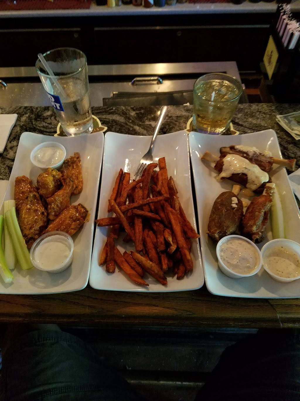 The Manor Restaurant & Lounge | night club | 300 Hershey Rd, West Hanover Township, PA 17112, USA | 7175452338 OR +1 717-545-2338