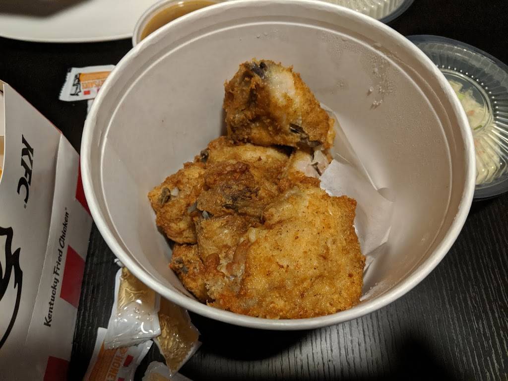 KFC | restaurant | 7940 N Mesa St, El Paso, TX 79932, USA | 9155645127 OR +1 915-564-5127