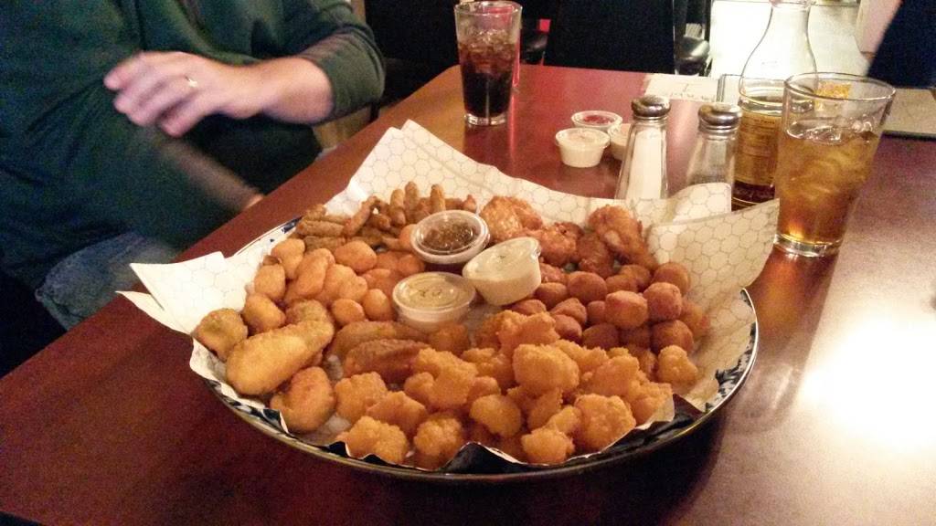 Red Rooster Grill | restaurant | 424 N Oak St, Iowa Falls, IA 50126, USA | 6416489714 OR +1 641-648-9714