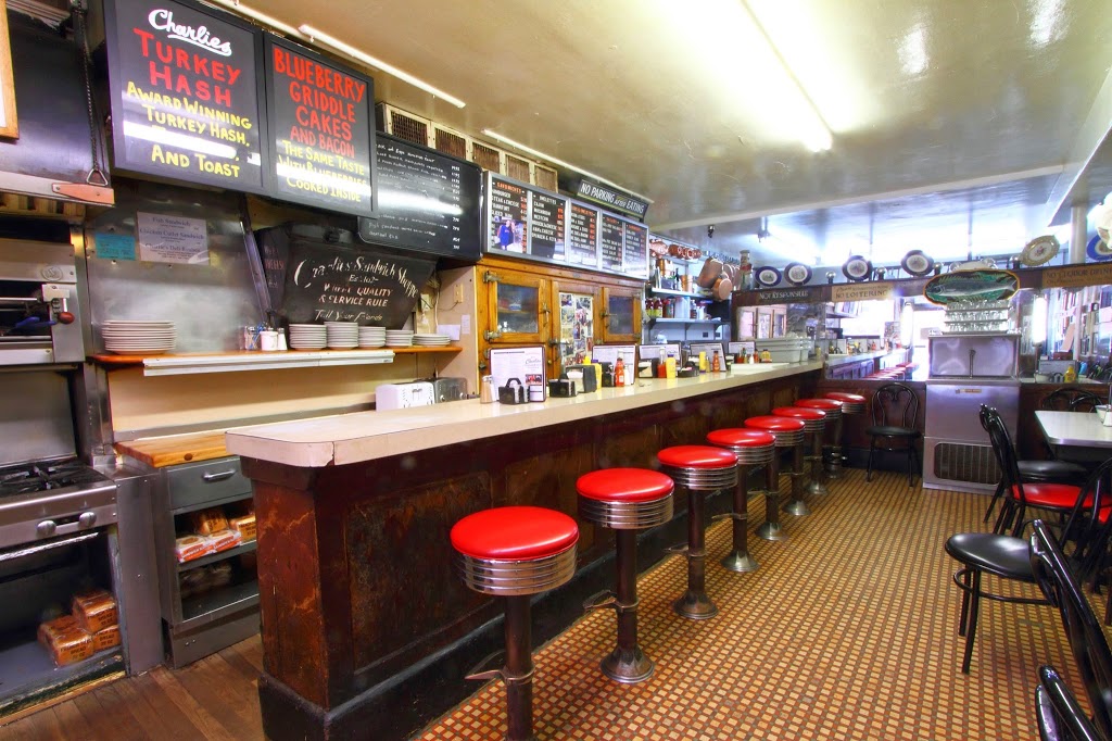 Charlies Sandwich Shoppe | restaurant | 429 Columbus Ave, Boston, MA 02116, USA | 6175367669 OR +1 617-536-7669