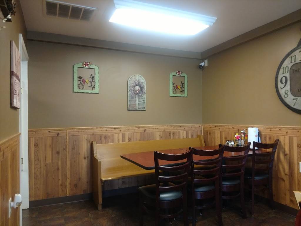 Delish Cafe | restaurant | 8775 Wabash Ave, Terre Haute, IN 47803, USA | 8128770001 OR +1 812-877-0001