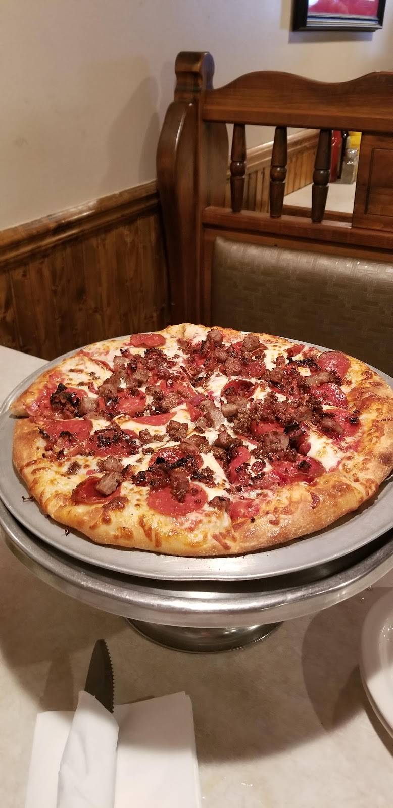 B-Line Bar & Grill | restaurant | 5960 Pinckney Rd, Howell, MI 48843, USA | 5175469122 OR +1 517-546-9122