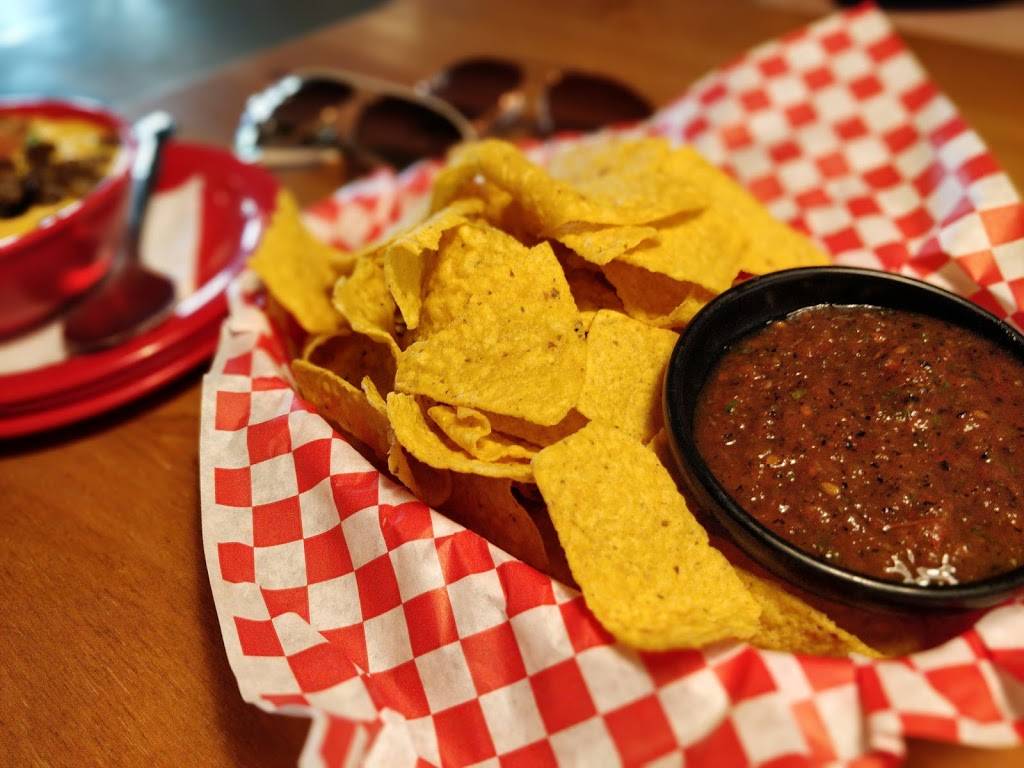 Reds Porch | restaurant | 4401 N Interstate Hwy 35 Suite 2002, Round Rock, TX 78665, USA | 5122365017 OR +1 512-236-5017