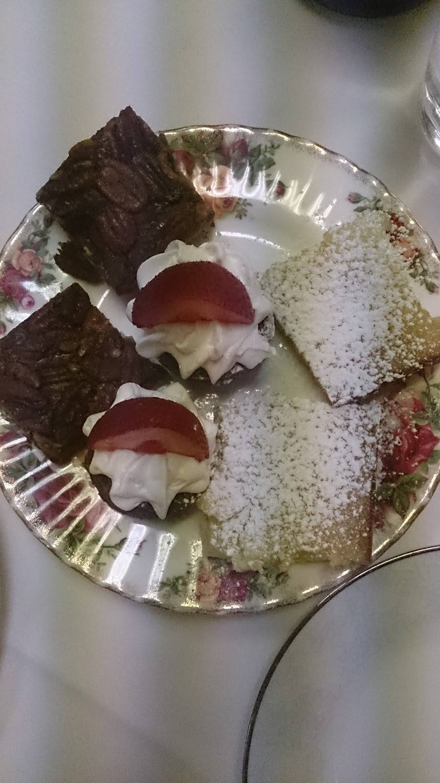 Top Hat Special-Teas Inc | restaurant | 234 W Evans St, Florence, SC 29501, USA | 8436298326 OR +1 843-629-8326