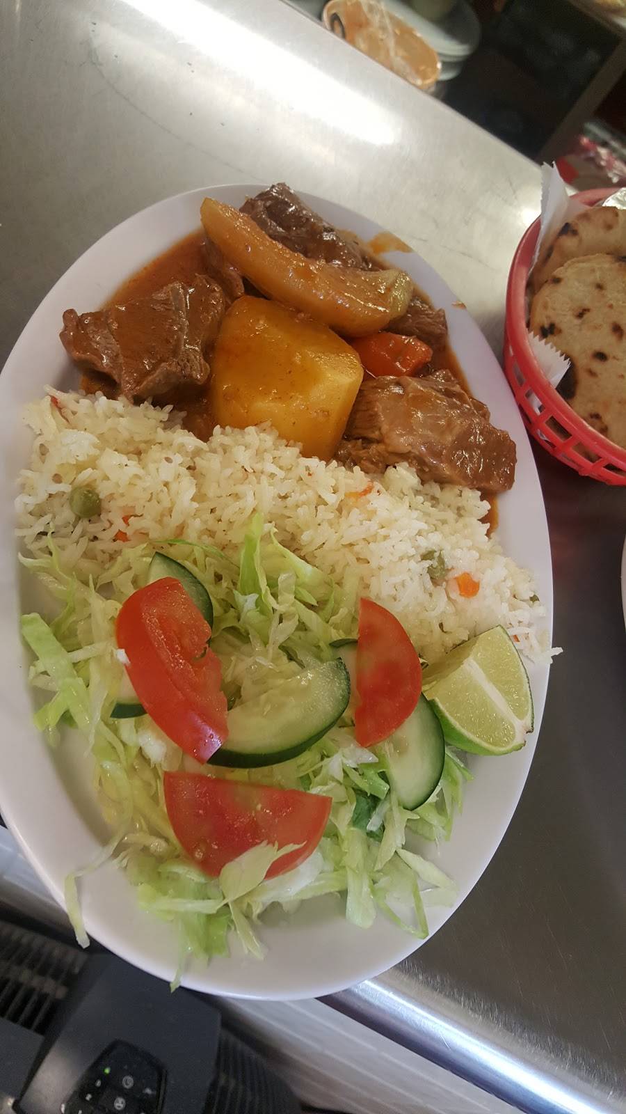 Golden Chicken & Bread | restaurant | 3206 Jefferson Davis Hwy, Richmond, VA 23234, USA | 8042317200 OR +1 804-231-7200